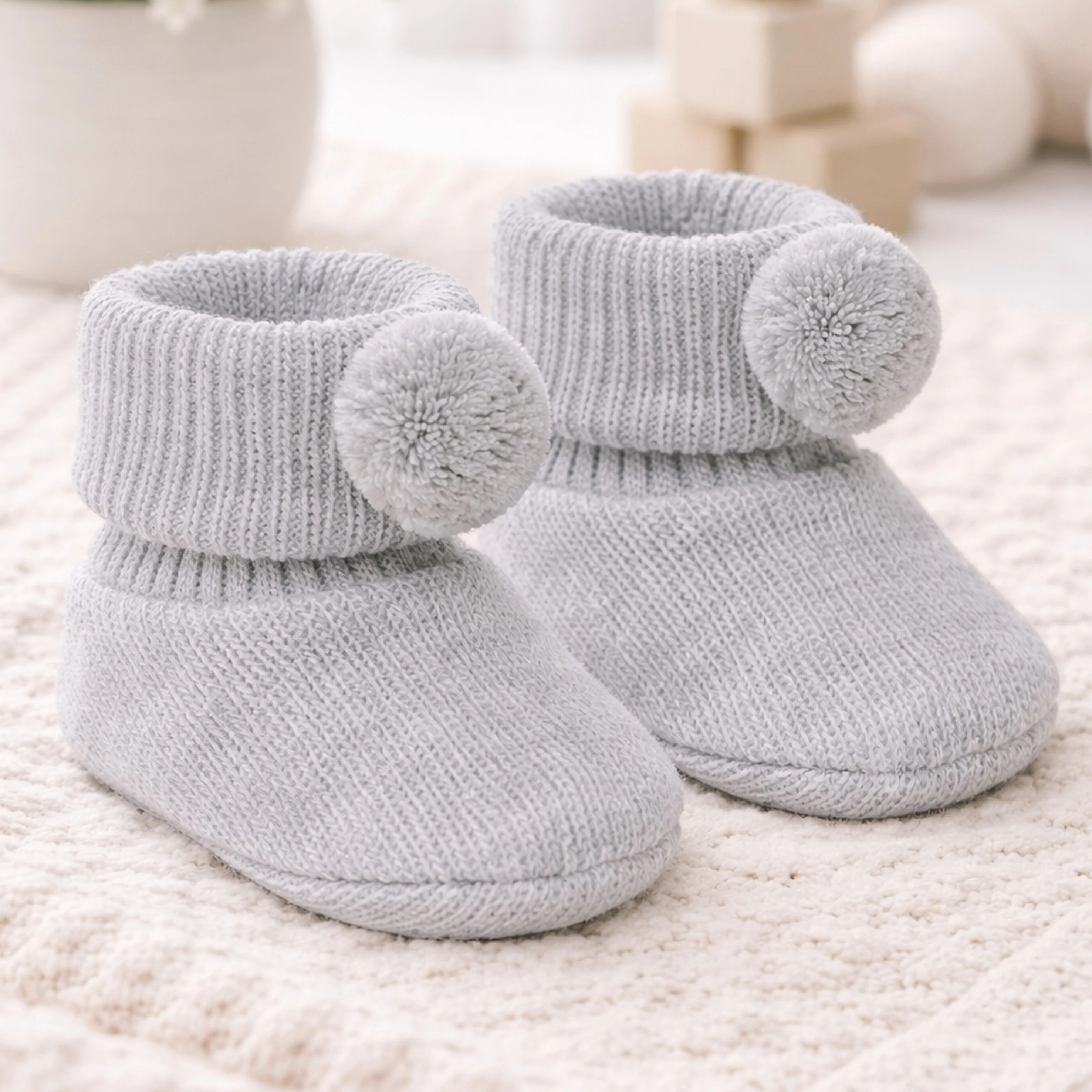 Embroidered White Dimple Blanket and Comforter Gift Set - Image 4